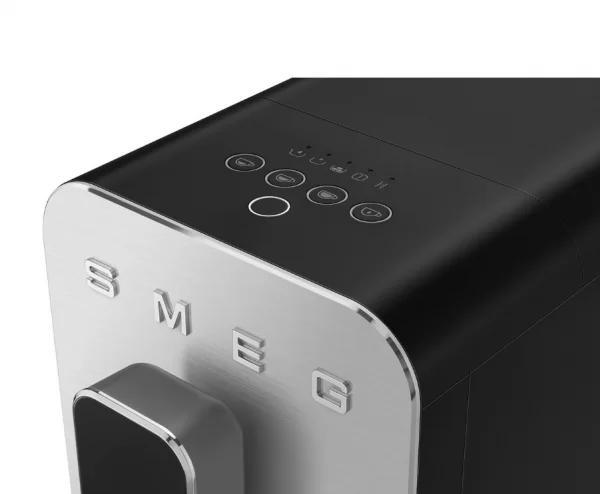 Smeg BCC11 Tam Otomatik Kahve Makinesi